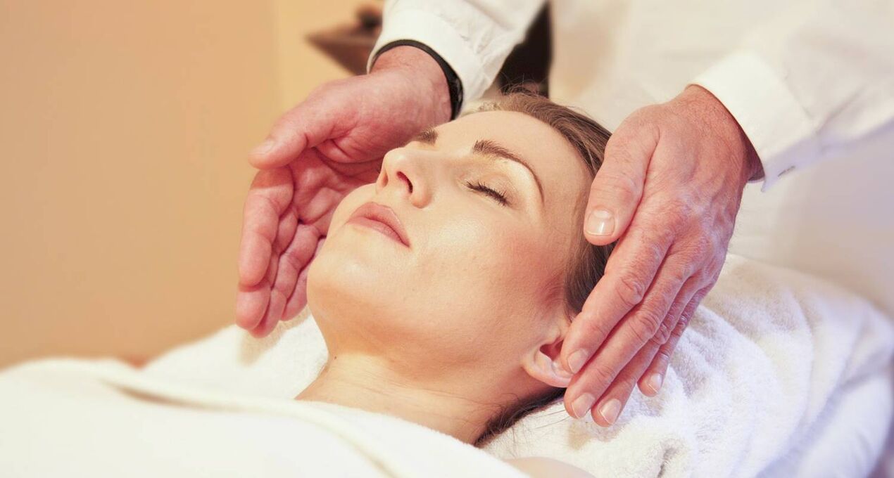 contour facial massage ingon nga usa ka paagi sa rejuvenation