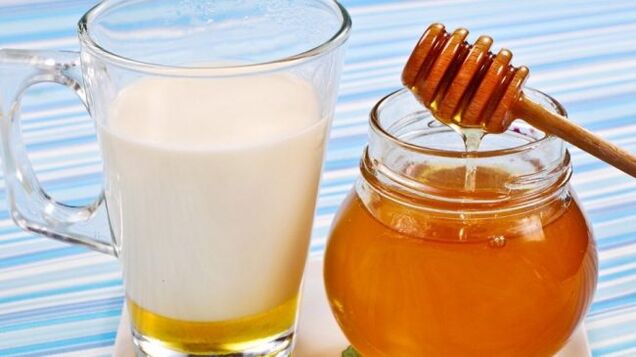 Kefir uban sa dugos alang sa rejuvenating kamot panit pagtambal